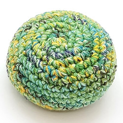 Hakisák 2v1 míček / anstistresová pomůcka - zelený - žíhaný