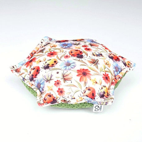 Polštářek s poutkem - rozkvetlá louka II - zelená 